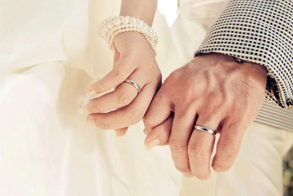 Cách trao nhẫn cưới đúng cách, bạn đã biết?
