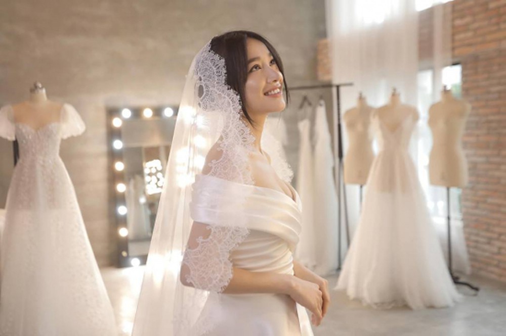 Những mẫu váy cưới trơn đẹp đơn giản sang trọng nhất  Tài Lộc Wedding