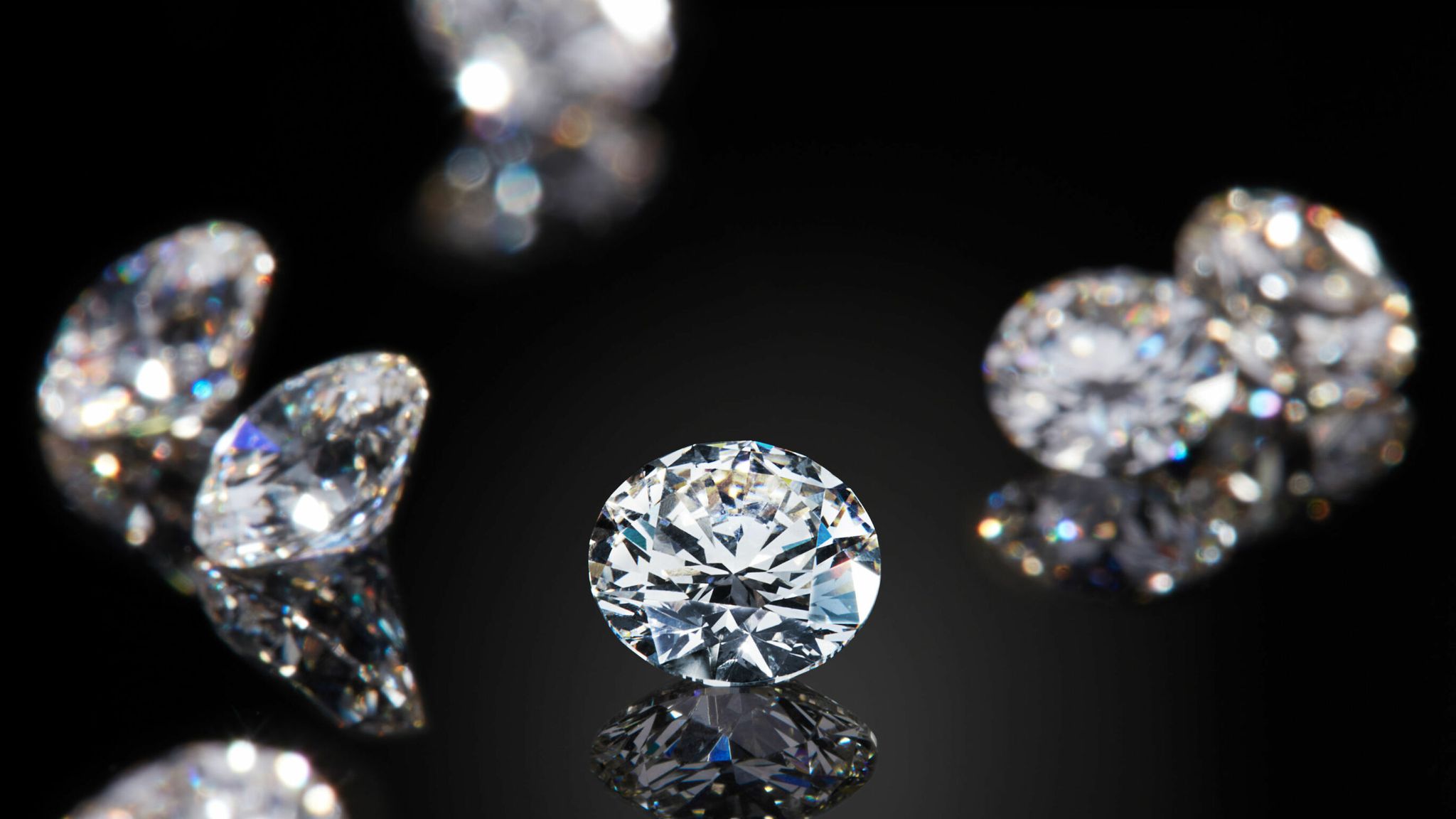 Kim cương được coi là "lá bùa" quý giá giúp con người gặp nhiều may mắn, hạnh phúc