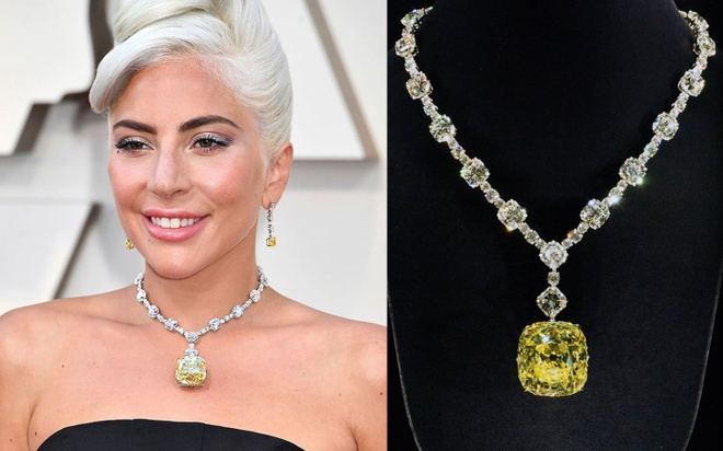 Ca sĩ nổi tiếng Lady Gaga từng đeo dây chuyền có viên kim cương vàng 129 carat Gal Gadot.