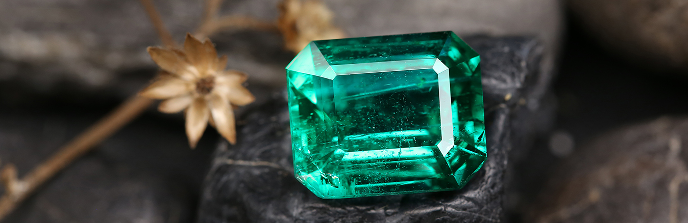 Ngọc lục bảo Emerald mang nguồn năng lượng tích cực cho sức khoẻ con người